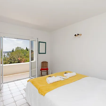 Les Trois Piliers Yourhosthelper * Sainte-Maxime