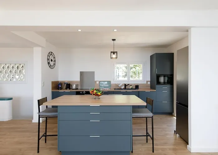 Les Trois Piliers Yourhosthelper Sainte-Maxime