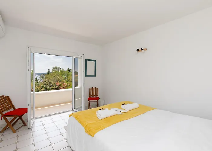 Les Trois Piliers Yourhosthelper * Sainte-Maxime