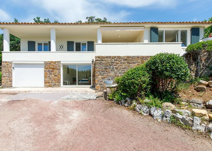 Les Trois Piliers Yourhosthelper Villa